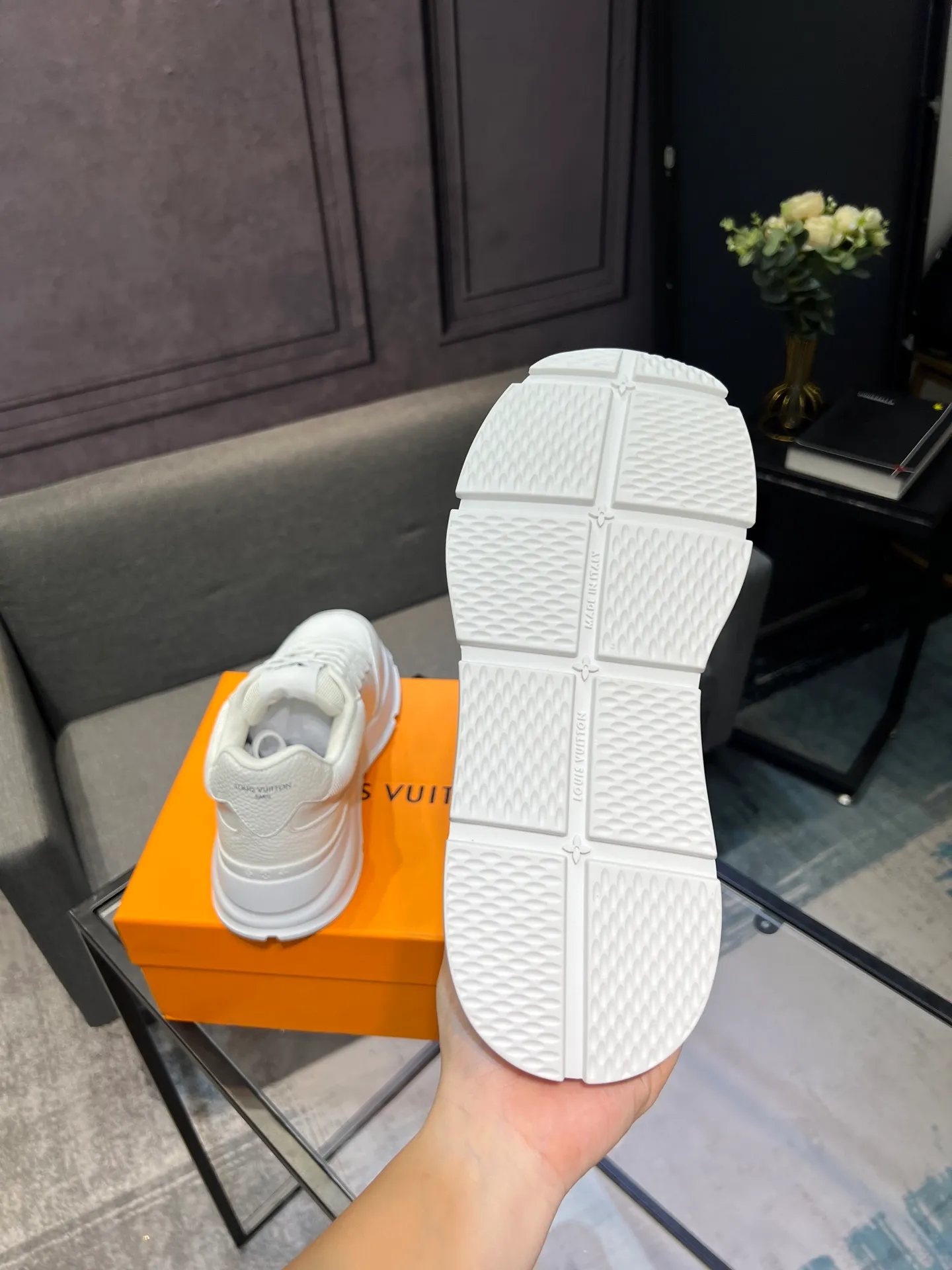 Men's shoes 💰640 LV | Louis Vuitton 2025𝐬𝐬 New spring and summer styles for couples, men's styles come out first. The counter features the latest casual shoes. Hard goods are new🆕 ❥Purchase level! Full of high-end feel! A popular model among bloggers at home and abroad, it’s retro and fashionable and looks amazing on your feet! Wear a lot of happiness! Mainly recommended model on the official website★ ▪️Upper: Original custom-made imported calfskin fabric ▪️Inner lining: breathable gauze imported from Italy ▪️Outsole: rubber foam ➕tpu high-end outsole ▪️Shoe size: 36-44 (customized for 45 and 46)
